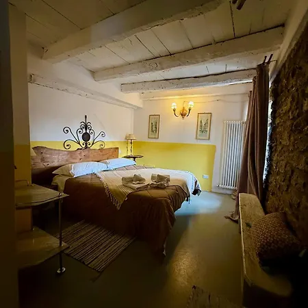 Bed and breakfast Viandanti, Artisti E Sognatori Comano (Tuscany)