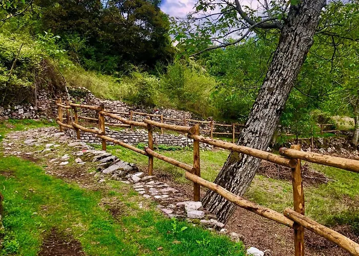Viandanti, Artisti E Sognatori 3* Comano (Tuscany)